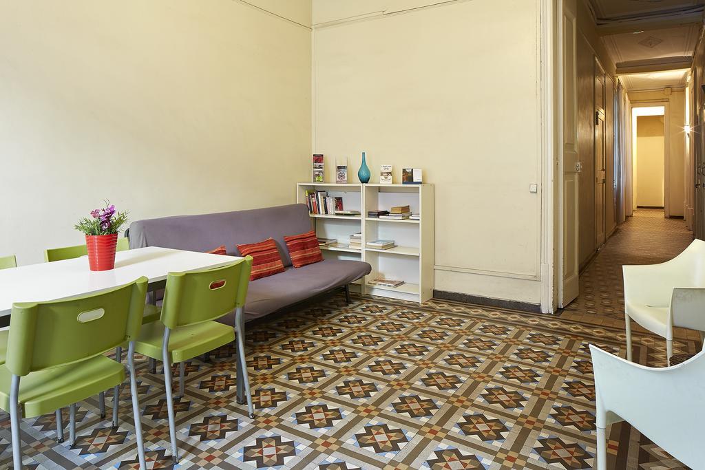 Barcelona 4 Fun Hostel Extérieur photo