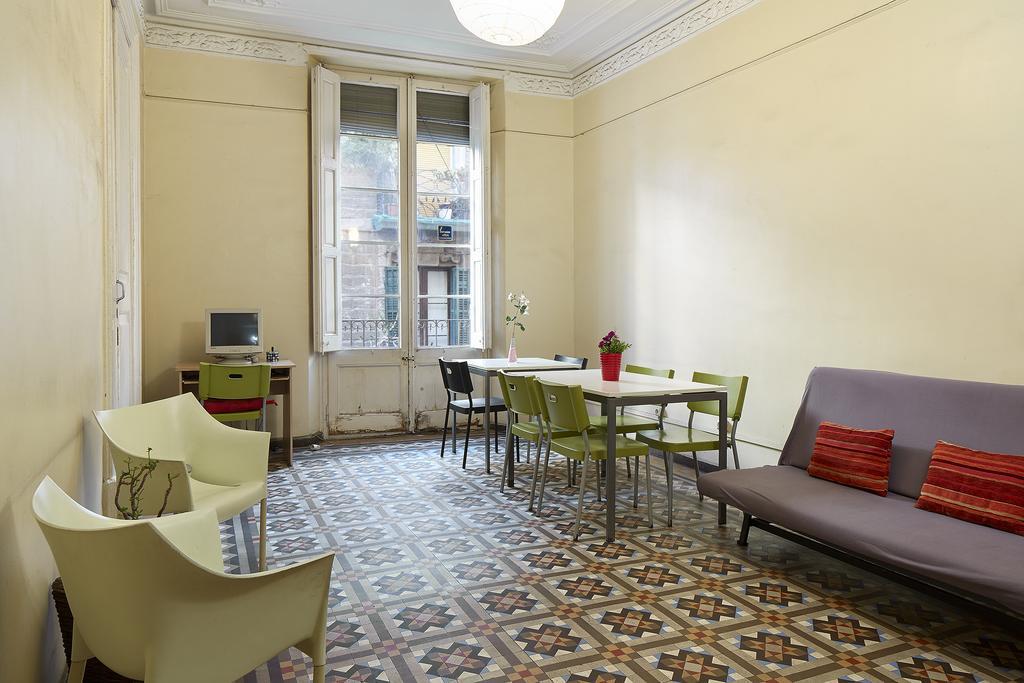 Barcelona 4 Fun Hostel Extérieur photo